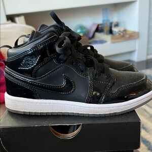 Nike Air Jordan 1 Mid SE ‘Space Jam’ Y1